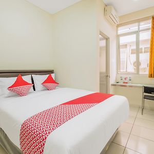Super Oyo Collection O 818 Micasa Residence